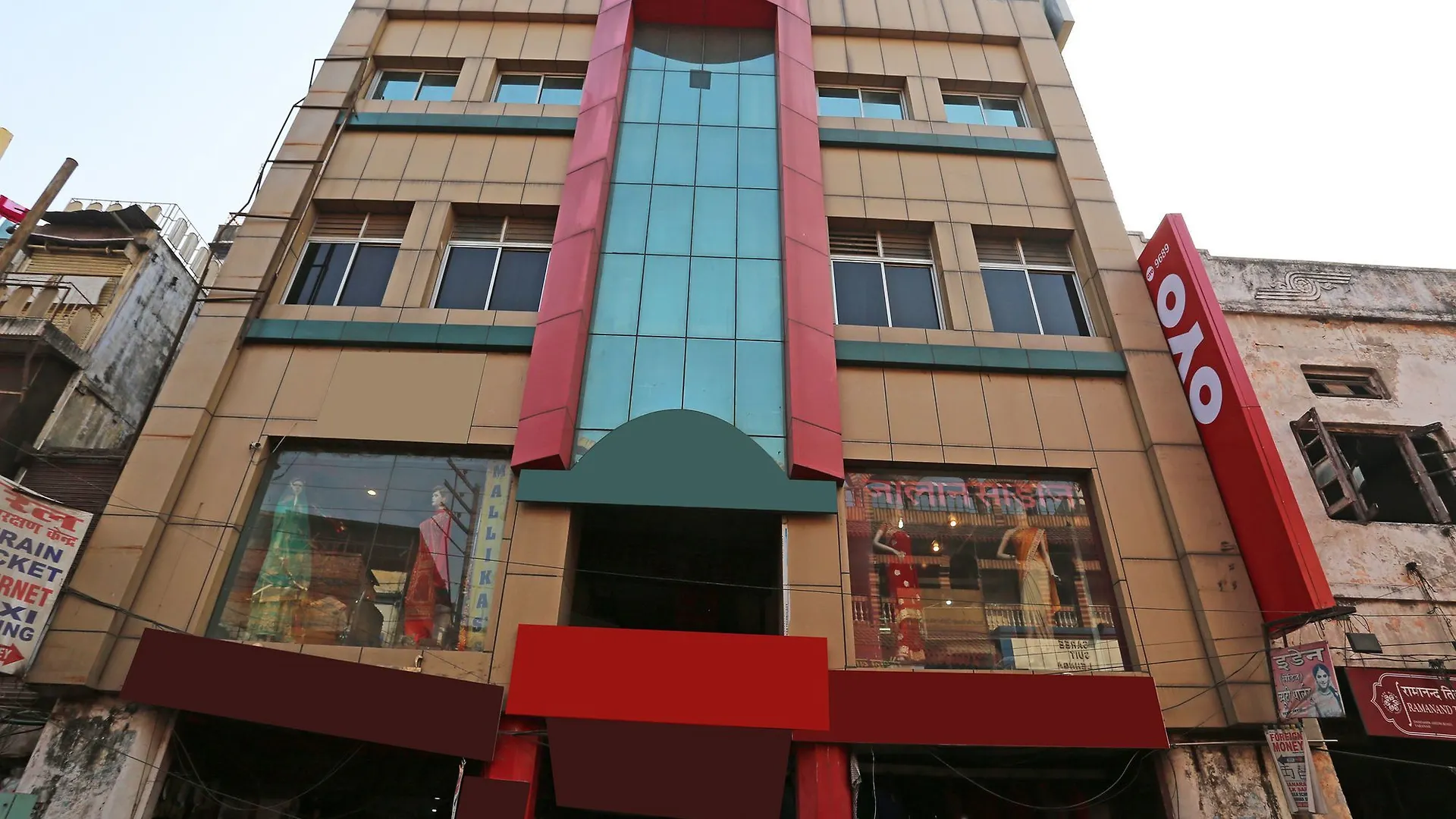 Oyo Flagship 121 Hotel Sahu Varanasi 2*,  India