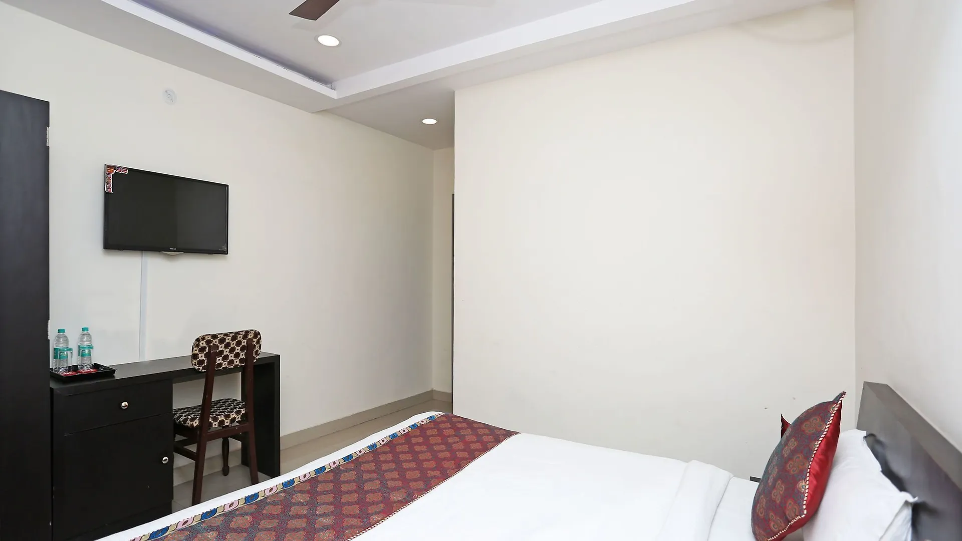 **  Oyo Flagship 121 Hotel Sahu Varanasi India