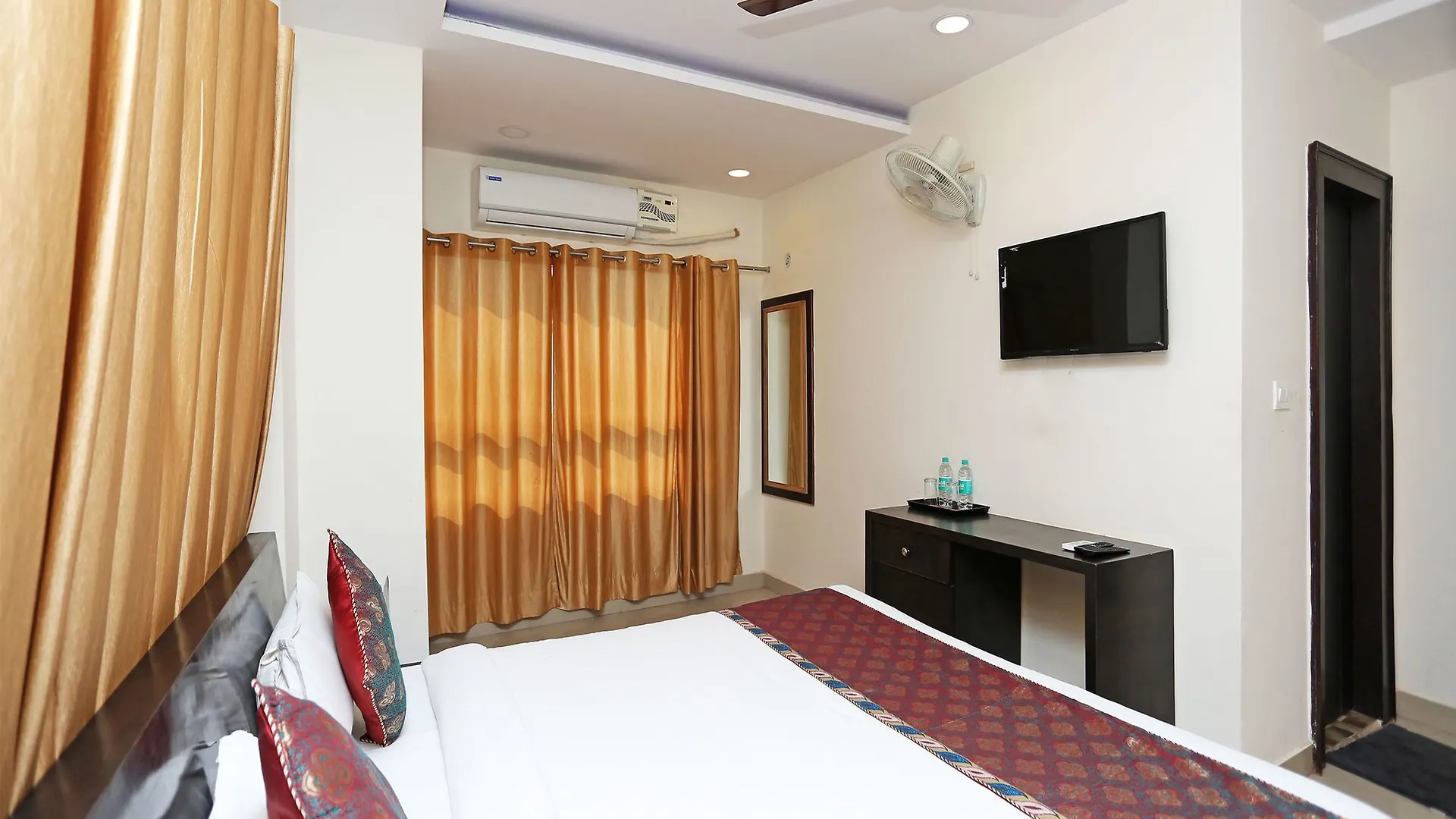 Oyo Flagship 121 Hotel Sahu Varanasi